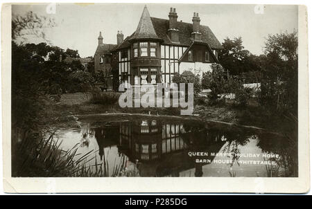 . Postkarte Foto von Barn House in Whitstable, Kent, England. Die Postkarte ist unbenutzt und nicht abgestempelt wurden. Der Fotograf war Fred C. Palmer von Tower Studio, Herne Bay, Kent 1903-1922, der geglaubt wird, gestorben 1936-1939 haben. Dieser Ausdruck hat mit Alter abgedunkelt, aber es wäre unangemessen, um die Helligkeit einzustellen, weil Detail verloren gehen würde. Barn House in Whitstable Queen Mary's Krönung Ferienwohnung wurde und dann eine 30 Bett freiwillige Hilfe Abteilung Krankenhaus im ersten Weltkrieg im Jahr 2003 war es das Haus von Lucy Elizabeth Jupp.[1] Es ist nun das Marine Hotel, Tankerton.[2][3] Eine andere Postkarte gedruckt w Stockfoto