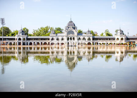 City Park Eislaufen Gebäude in Budapest. Stockfoto