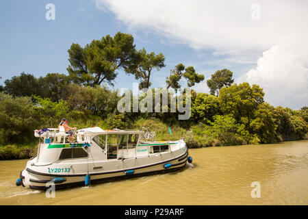 Der Canal du Midi in Roubia, Languedoc, Frankreich. Stockfoto