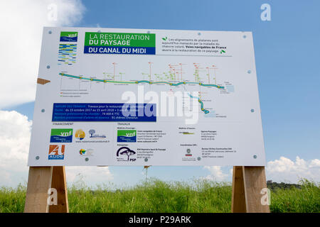 Ein Schild an der Canal du Midi in Roubia, Languedoc, Frankreich. Stockfoto