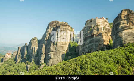 Meteora, Kalampáka, Griechenland, wo Orthodoxe Klöster auf natürlichen Pfeilern sitzen. Stockfoto