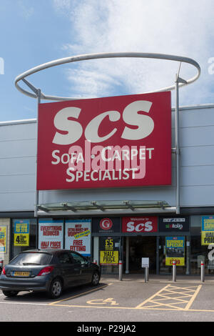 SCS, Sofa und Teppich Spezialist, außen Shop mit Zeichen, Großbritannien Stockfoto