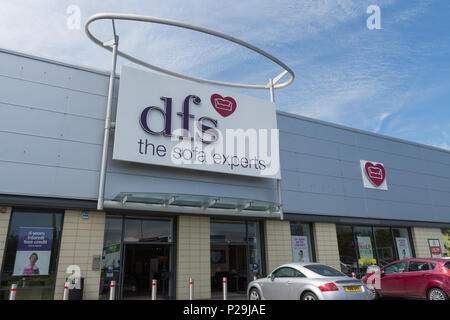 DFS, das Sofa Experten, außen Shop mit Zeichen, Großbritannien Stockfoto