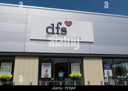 DFS, das Sofa Experten, außen Shop mit Zeichen, Großbritannien Stockfoto