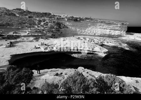 St Peter's Pool, natürlichen Pool, Marsaxlokk Stadt, Delimara Point, südwestlich von Malta. Stockfoto