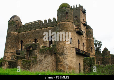 Burg von Kaiser Fasilides in Gonder Stadt in Äthiopien, königliche Gehege gebaut Stockfoto