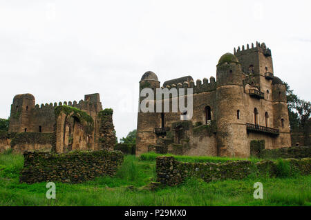 Burg von Kaiser Fasilides in Gonder Stadt in Äthiopien, königliche Gehege gebaut Stockfoto