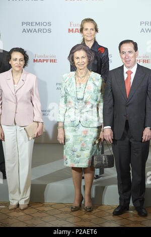 Madrid, Madrid, Spanien. 14 Juni, 2018. Königin Sofia von Spanien, Prinzessin Elena besucht die Lieferung der Mapfre Foundation Awards 2017 im Casino de Madrid am 14. Juni 2018 in Madrid, Spanien Credit: Jack Abuin/ZUMA Draht/Alamy leben Nachrichten Stockfoto