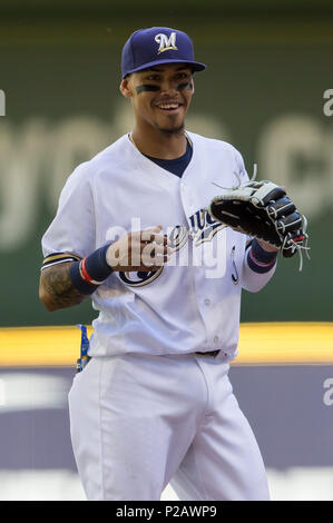 Milwaukee, WI, USA. 13. Juni, 2018. Milwaukee Brewers shortstop Orlando Arcia #3 Während der Major League Baseball Spiel zwischen den Milwaukee Brewers und die Chicago Cubs am Miller Park in Milwaukee, WI. John Fisher/CSM/Alamy leben Nachrichten Stockfoto