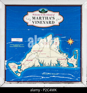 Karte von Martha's Vineyard, Massachusetts. Zeichen der Insel mit den Ozean in Blau und das Land in Cremefarben Willkommen Stockfoto