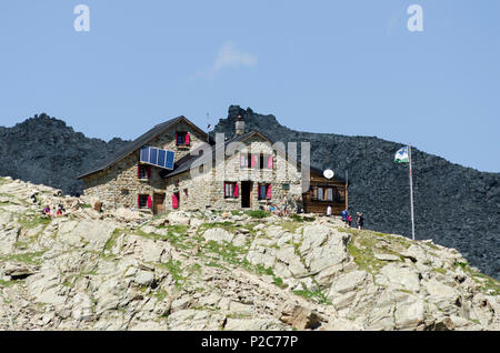 Die Berghütte Cabane des Aiguilles Rouges, Val d'Herens, Walliser Alpen, Kanton Wallis, Schweiz Stockfoto