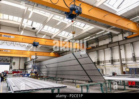 Derzeit entsteht im Werk Krefeld-Uerdingen Siemens die neue Generation von Fahrzeugen für den Nahverkehr in der Rhein-Ruhr-Region. Der Siemens Desiro HC ist eine Kombination aus elektro-triebzug und Doppelstockwagen. Stockfoto