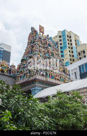 Die reich verzierten Sri Veeramakaliamman Hindu Tempel in der Serangoon Road im Stadtteil Little India, Singapur Stockfoto