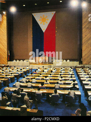 . Englisch: philippinische Präsident Ferdinand E. Marcos, als Präsident und Premierminister, Seiner 1978 SONA, der gerade einberufen Interim Batasang Pambansa. 17 Juli 2012, 00:06:10. Malacañang Palace 43 Präsidenten Ferdinand Marcos liefert seinen 1978 SONA Stockfoto