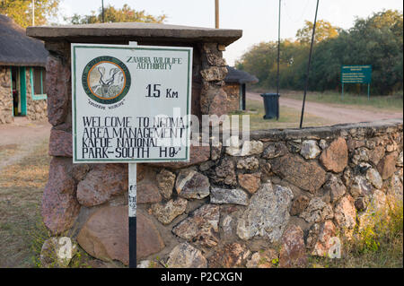 Touristische Tor auf Ngoma Bereich der Kafue National Park, Sambia durch Zambian Wildlife Authority verwaltet. Stockfoto