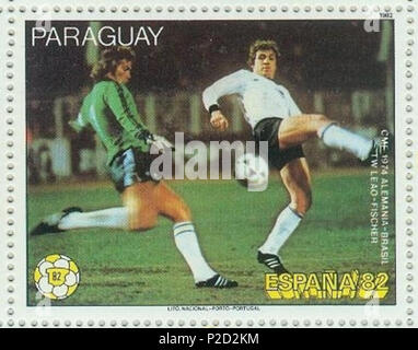 . English: Briefmarke aus Paraguay zur Fußball-Championships 1982 in Spanien: Szene aus dem Spiel Deutschland - Brasilien im Jahre 1974 mit den Spielern Leao und Klaus Fischer Englisch: Stempel von Paraguay der FIFA Fußball-Weltmeisterschaft 1982 in Spanien: Szene des Spiels Deutschland - Brasilien im Jahr 1974 mit den Spielern Leao und Klaus Fischer. 1982. von R-E hochgeladen - AL (talk | contribs | Galerie) (Deutsch) 2 1982 - Paraguay - WM - Spanien-3-d-br Stockfoto