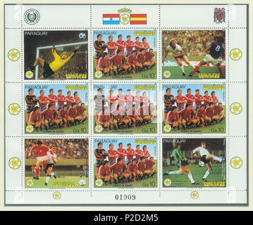 . English: Briefmarkenblock aus Paraguay zur Fußball-Championships 1982 in Spanien Englisch: Souvenir sheet von Paraguay der FIFA Fußball-Weltmeisterschaft 1982 in Spanien. 1982. von R-E hochgeladen - AL (talk | contribs | Galerie) (Deutsch) 2 1982 - Paraguay - WM - Spanien-3 Stockfoto