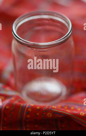 Glas halb-Liter leer Jar Stockfoto