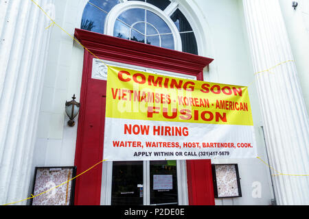 Florida Brevard County, Cocoa, Cocoa Village, Restaurant im historischen Stadtbezirk der Innenstadt, vietnamesisch, koreanisch, Fusion, Einstellung, Schild, Kellner Kellner Kellner Mitarbeiter e Stockfoto