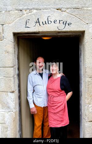 Frankreich, Finistere, Iroise, Audierne, L'Auberge Restaurant, Jane Aufray und ihr Mann Stockfoto