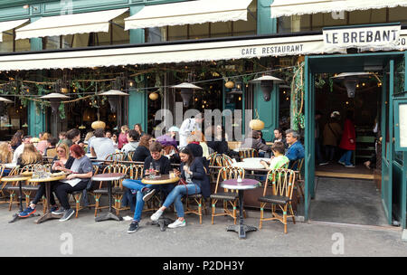 Le Grand Cafe Brebant ist der legendäre und berühmten Brasserie befindet sich auf Grands Boulevards in Paris, Frankreich. Stockfoto