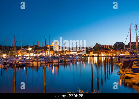 Blick auf die Altstadt im Abendlicht, Flensburg, Ostsee, Schleswig-Holstein, Deutschland Stockfoto