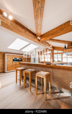 Penthouse in einem modernen alpenländischen Stil, Kitzbühel, Tirol, Österreich, Europa Stockfoto