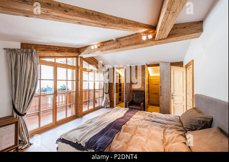 Penthouse in einem modernen alpenländischen Stil, Kitzbühel, Tirol, Österreich, Europa Stockfoto