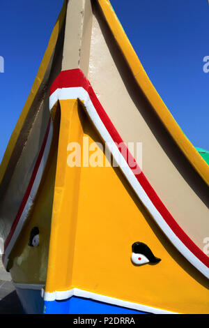 Bunte Luzzu Boote im Hafen von Marsaxlokk, Süd-Ost-Küste von Malta. Stockfoto