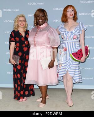 NBC Universal Upfronts NYC Mit: Mae Whitman, Retta, Christina Hendricks Wo: New York, New York, United States Wenn: 14. Mai 2018 Credit: Patricia Schlein/WENN.com Stockfoto