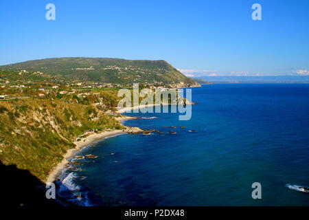 Süden Blick von oben von Capo Vaticano Strände. Stockfoto