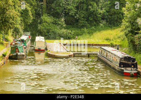 Kanal Boote bei Foxton Locks cana Becken Stockfoto