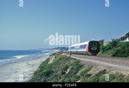 . Englisch: Ein Israel Railways IC3 getestet, die auf dem San Diegan durch Del Mar im Juli 1996. Am 19. Juli 1996 entnommen. Hikki Nagasaki 25 IC3 läuft, als Amtrak San Diegan in Del Mar, 19. Juli 1996 Stockfoto