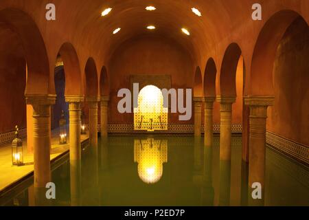 Spanien, Andalusien, Granada, Becken und gewölbten Raum des Hammam, Al Andalus Stockfoto