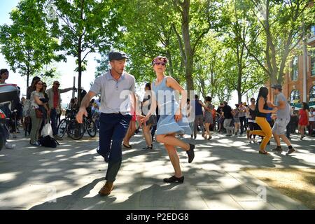 Frankreich, Haute Garonne, Toulouse, Garonne Banken, Sonntag Nachmittag auf dem Place St-Pierre, Tanz Stockfoto