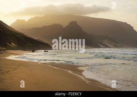 Kap Verde, Sao Vicente, Praia Grande, Strand von Praia Grande am Sonnenuntergang Stockfoto