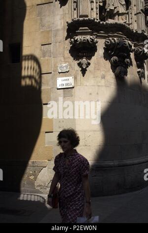 Spanien - Katalonien - Barcelonés (Kreis) - Barcelona. Barcelona; esquina Carrer d'en Xuclà/Carme (Barrio del Raval); las mejores Esglesia/Iglesia de Betlem. Stockfoto