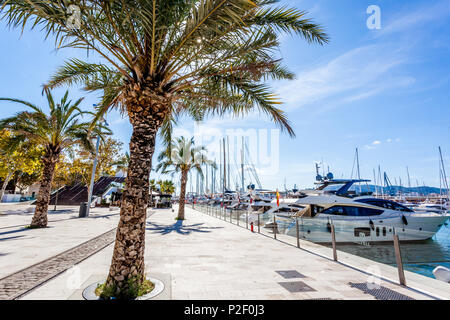 Luxus Yachten im Hafen von Mallorca. Puerto de Palma, Hafen von Palma, Palma, Mallorca, Spanien, Europa Stockfoto