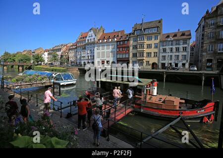 Frankreich, Bas Rhin, Straßburg, Altstadt zum Weltkulturerbe der UNESCO, L'Ill und die Schiffer Wharf, beginnend Bootsfahrten Straßburg zu entdecken Stockfoto