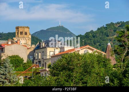 Frankreich, Puy de Dome, Bereich als Weltkulturerbe von der UNESCO, Paris, Saint Leger Kirche und des Puy de Dome aufgeführt, Parc Naturel Regional des Volcans d'Auvergne (Vulkane der Auvergne Natural Regional Park) Stockfoto