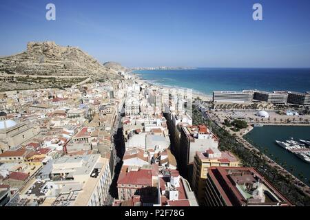 Spanien - Valencia autonome Region - L'ALACANTÍ (Kreis) - Alicante. Alicante (Hauptstadt); Vista aérea de la Ciudad (Casco Antiguo), Cerro de Benacantil/Castillo de Santa Bárbara y Puerto / Playas (a.). Stockfoto