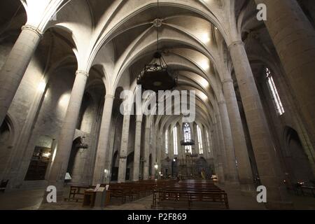 Spanien - Katalonien - Alt Empordá (Kreis) - Gerona. Castelló d'Empuries; Basílica de Santa María (la'Catedral de l'Empordà'); grandioso Innenraum gótico. Stockfoto