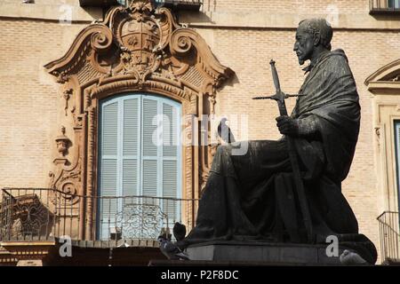 Spanien - La Huerta de Murcia (Kreis) - MURCIA. Murcia (Hauptstadt); Palacio Episcopal y estatua Del Cardenal Belluga en la (Plaza) Glorieta de España. Stockfoto