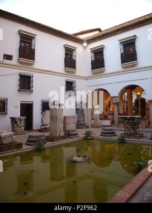 Museo arqueologico, situado desde 1960 Renacentista en El Palacio de los P‡ez de Castillejo, Cordoba. Stockfoto