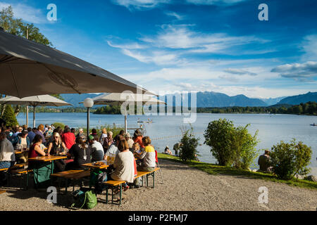 Biergarten Alpenblick, Uffing, Staffelsee, Bayern, Deutschland Stockfoto