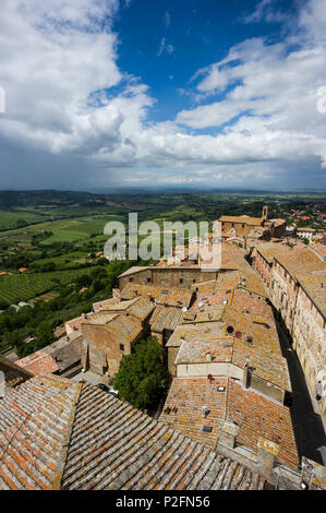 Blick auf Montepulciano, Provinz Siena, Toskana, Italien Stockfoto