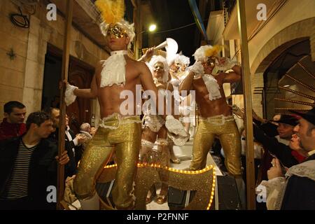 SITGES. Rua de l'Extermini, Carnaval de Garraf, Sitges, Sitges, Barcelona. Stockfoto