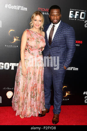 New York City, New York, USA. 14 Juni, 2018. Schauspielerin Kelly Preston und Schauspieler / Rapper Curtis Jackson auch als 50 CENT bekannt die New Yorker Premiere von "Gotti" an der SVA Theater besuchen. Credit: Nancy Kaszerman/ZUMA Draht/Alamy leben Nachrichten Stockfoto