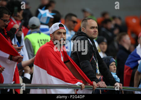 Jekaterinburg, Russland. 15 Juni, 2018. Ägypten Fans an den Ständen während der FIFA WM 2018 Gruppe ein Fußballspiel zwischen Ägypten und Uruguay an der Arena in Jekaterinburg Jekaterinburg, Russland, 15. Juni 2018. Credit: Ahmed Ramadan/dpa/Alamy leben Nachrichten Stockfoto