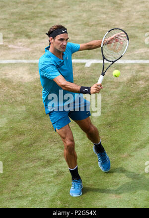 Stuttgart, Deutschland. 15 Juni, 2018. Roger Federer (SUI). GES/Tennis / ATP: MercedesCup, 15.06.2018 Tennis ATP: MercedesCup, Stuttgart, 15. Juni 2018 - | Verwendung der weltweiten Kredit: dpa/Alamy leben Nachrichten Stockfoto